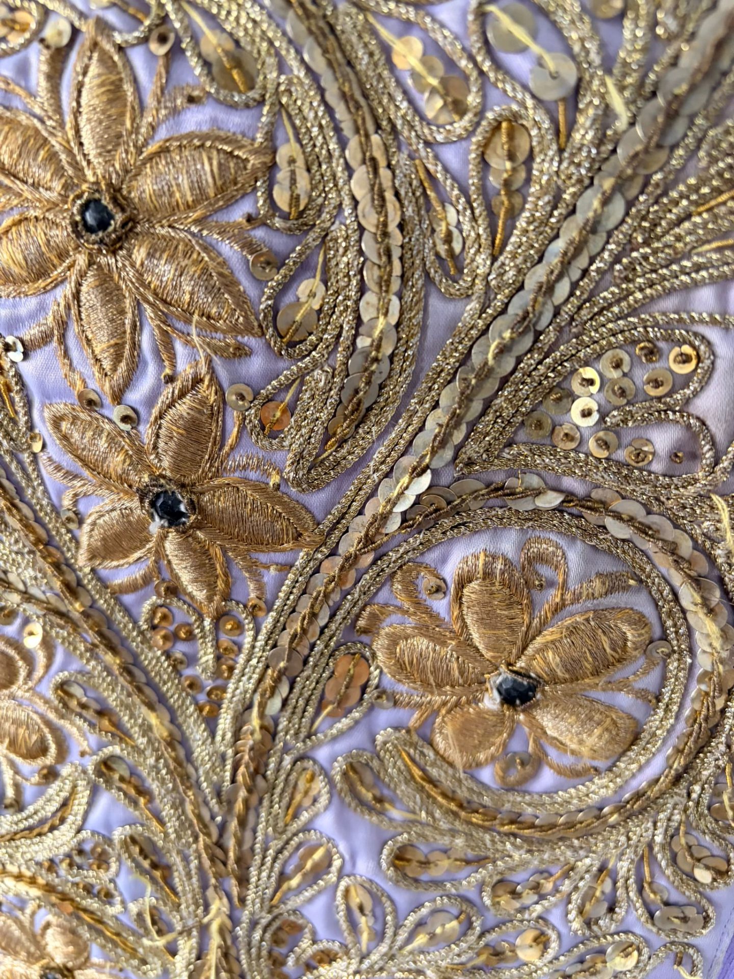 Habit de lumières mauve et or9