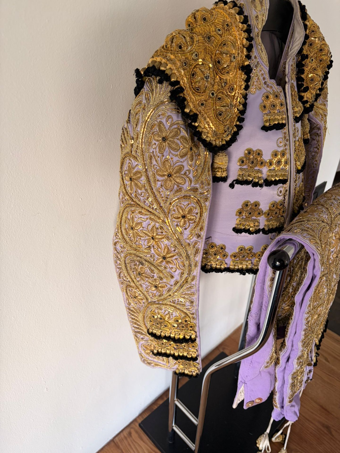 Habit de lumières mauve et or8