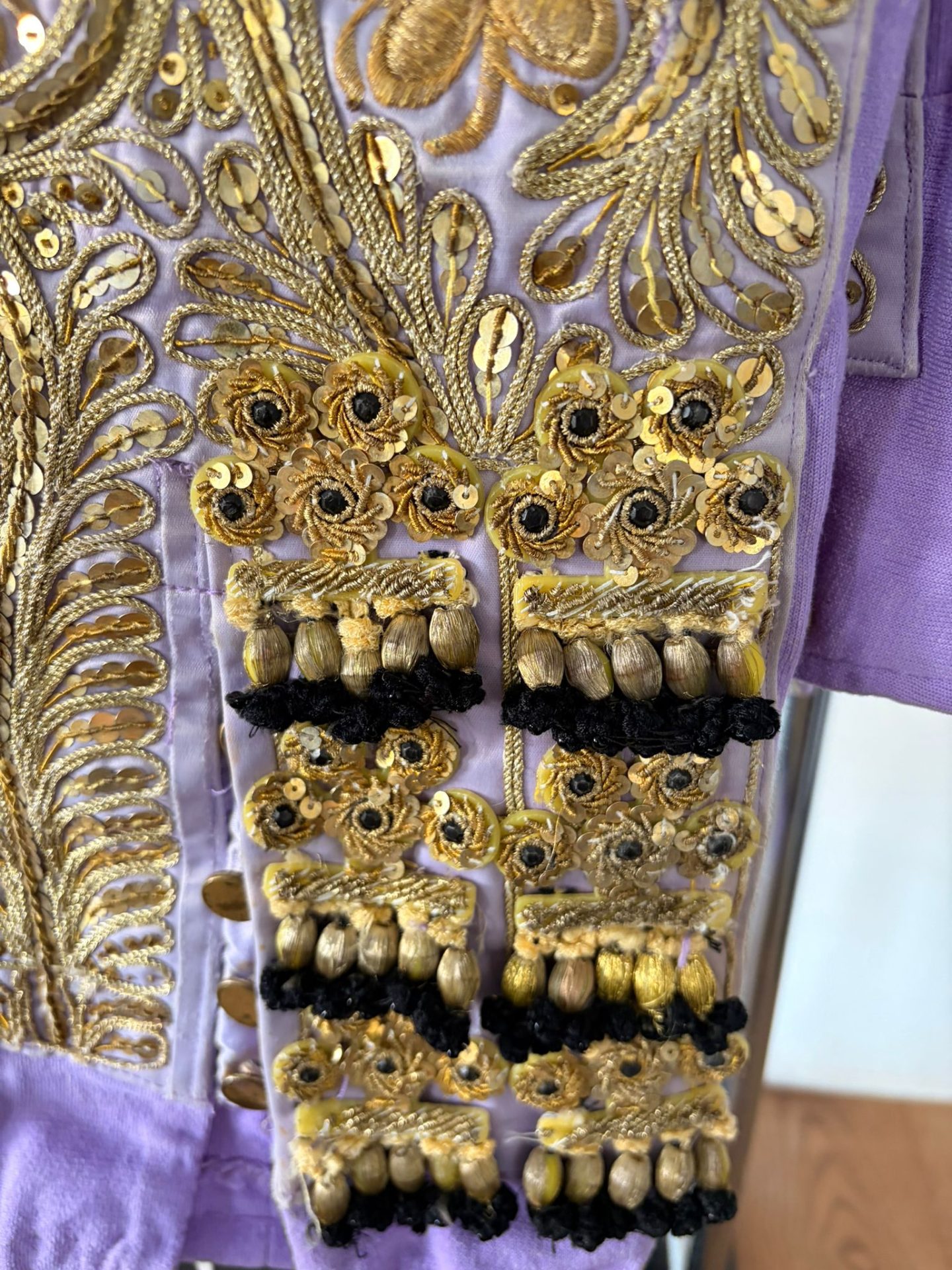 Habit de lumières mauve et or4