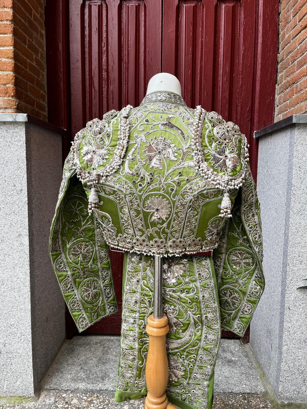 Habit de lumières vert et argent2