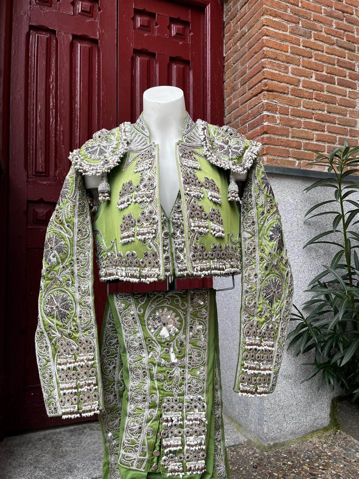 Habit de lumières vert et argent