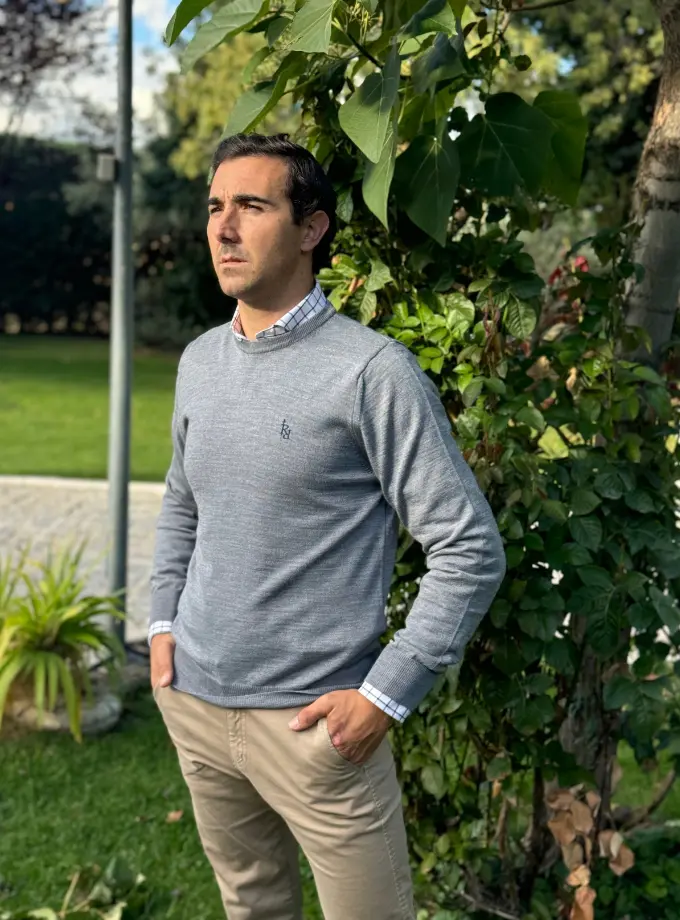 Jersey gris cuello caja